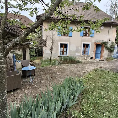 Ferme Berger-by & Ses 2 Dependances, Entre Les 2lacs 度假居